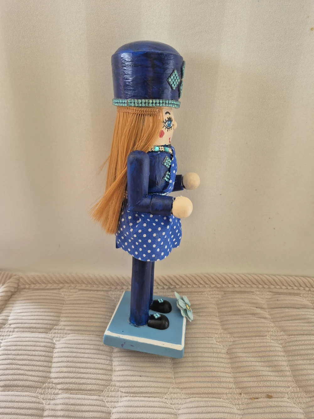 N/A charming blue